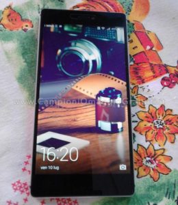 Smartphone Huawei P8 da Testare 