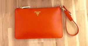 Vinci-gratis-una-pochette-Prada Vinci-una-pochette-Prada-gratis