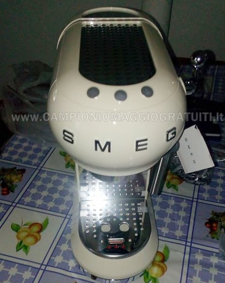 macchine-da-caffè-espresso-SMEG-vinta-e-ricevuta
